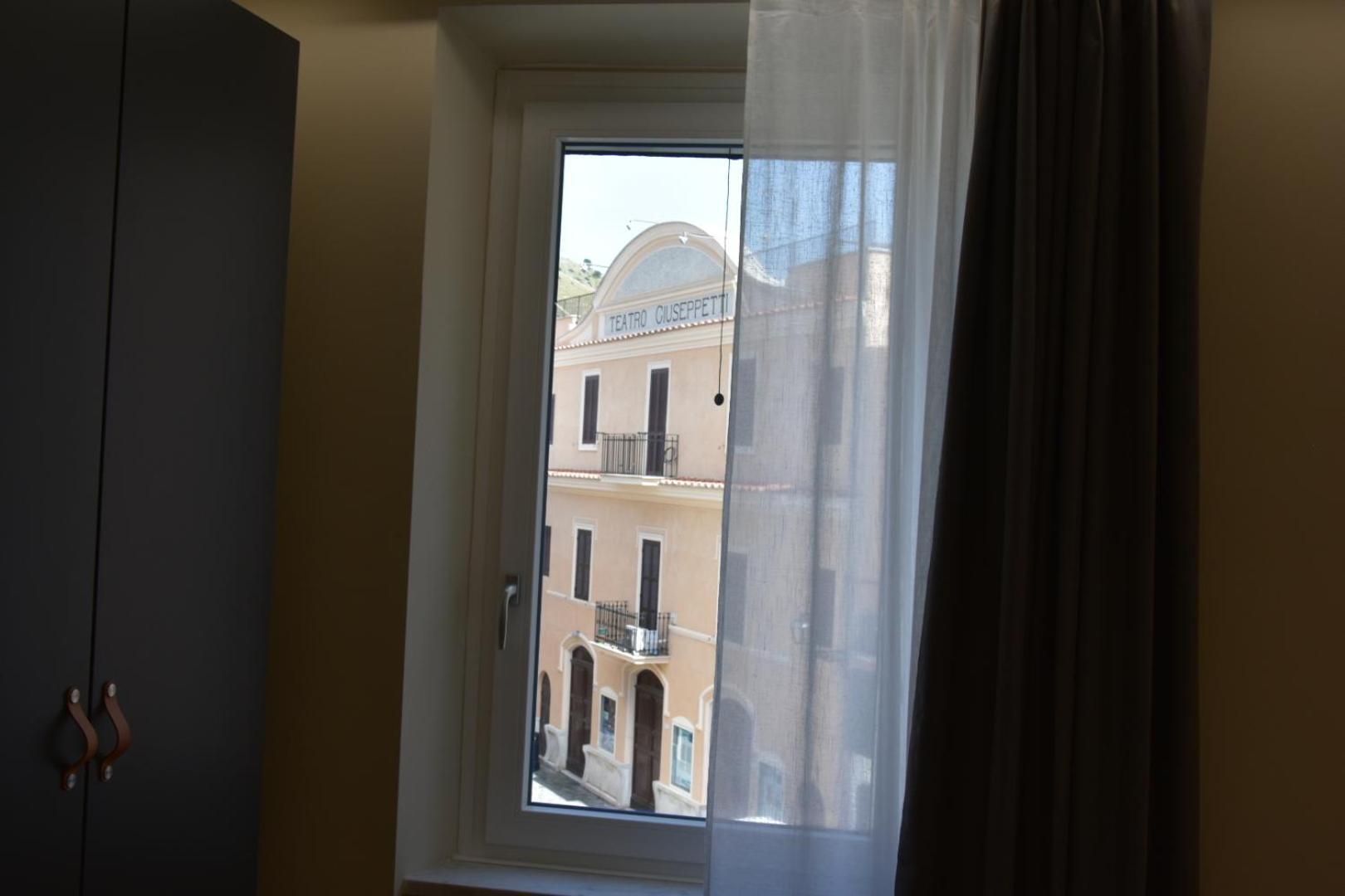 Mom Apartment Rooms&Suites Tivoli Exterior foto